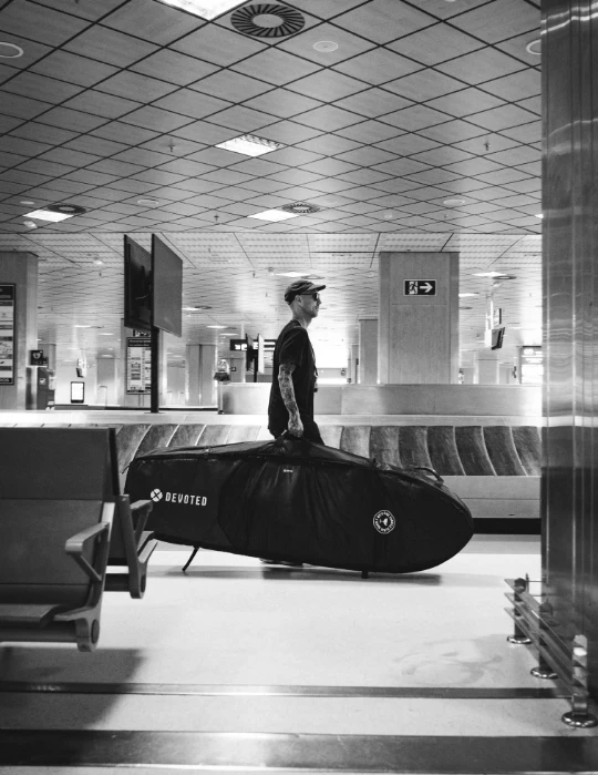 Devoted Travel Pro 10mm Quad Boardbag – 6’3/6’7/7’1/7’6/8’0 – Black 2 Devoted Travel Pro 10mm Quad Boardbag – 6’3/6’7/7’1/7’6/8’0 – Black - Image 2