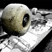 Skateboard – Privé Les 3 Skateboard – Privé Les - Image 3